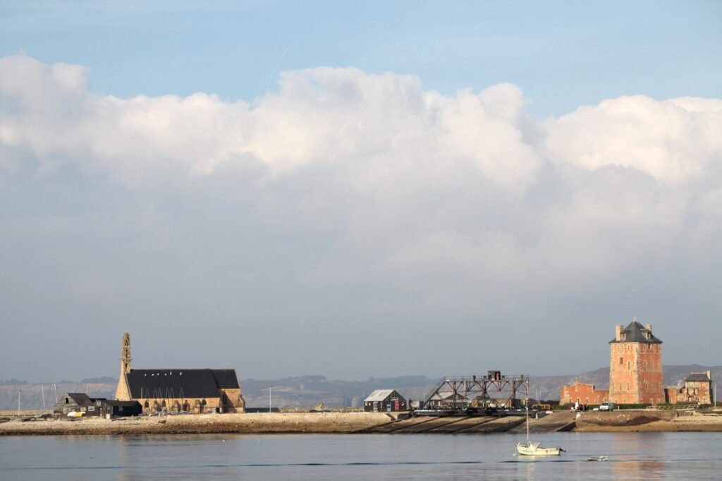 Église Notre-Dame-de-Rocamadour & Fort du Rhu